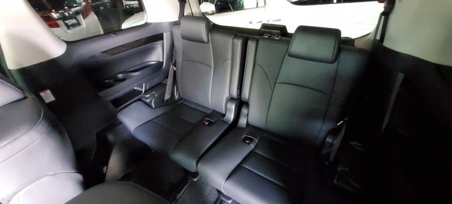Alphard Executive MPV 