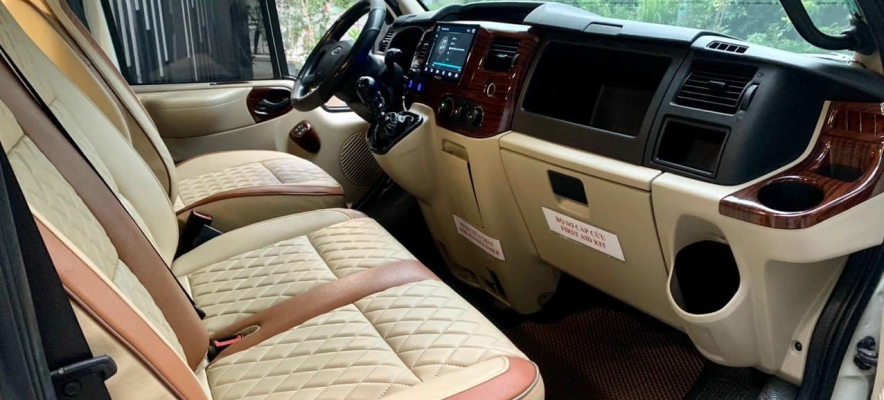 Luxury Limousine 11 Seats 