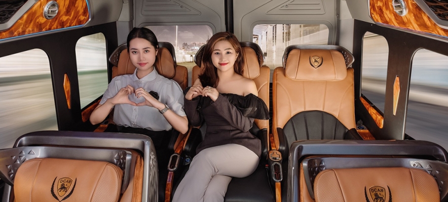 Luxury Limousine  9 Seats